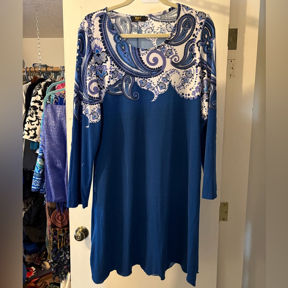 R&B collection dress size L in blue. P2P 22” x 38” L with POCKETS!